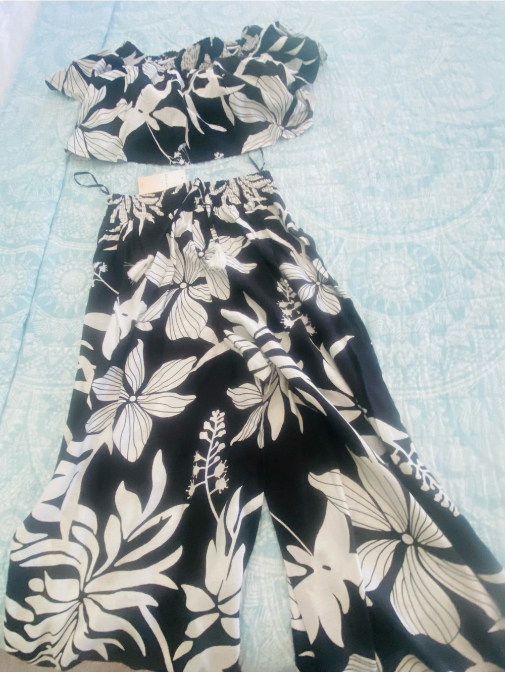 Black & White Floral Maxi Skirt - Women's Two-Piece Set